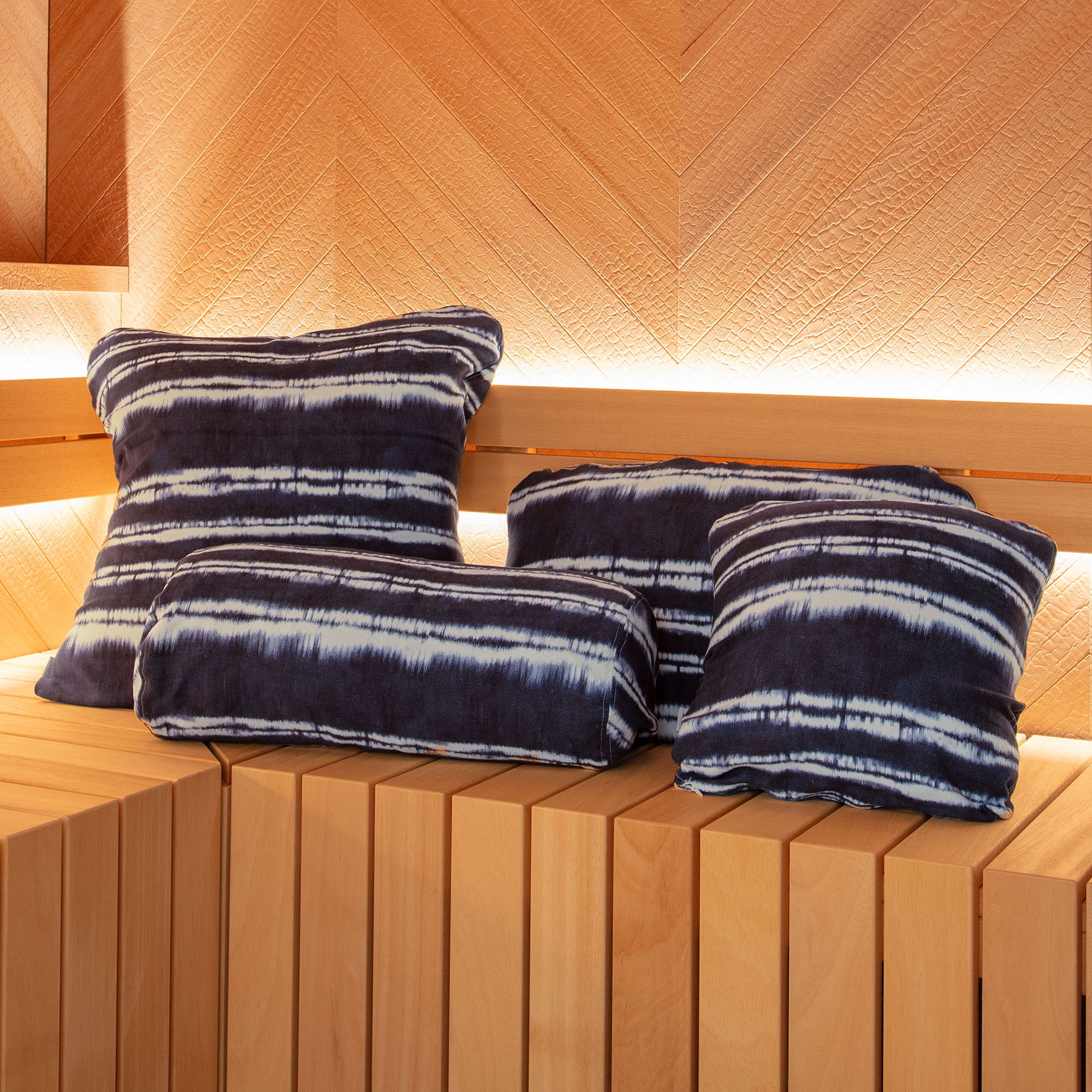 SAUNAKISSEN MOLLIS® GESA M mit Bezug – Design by Gesa Hansen