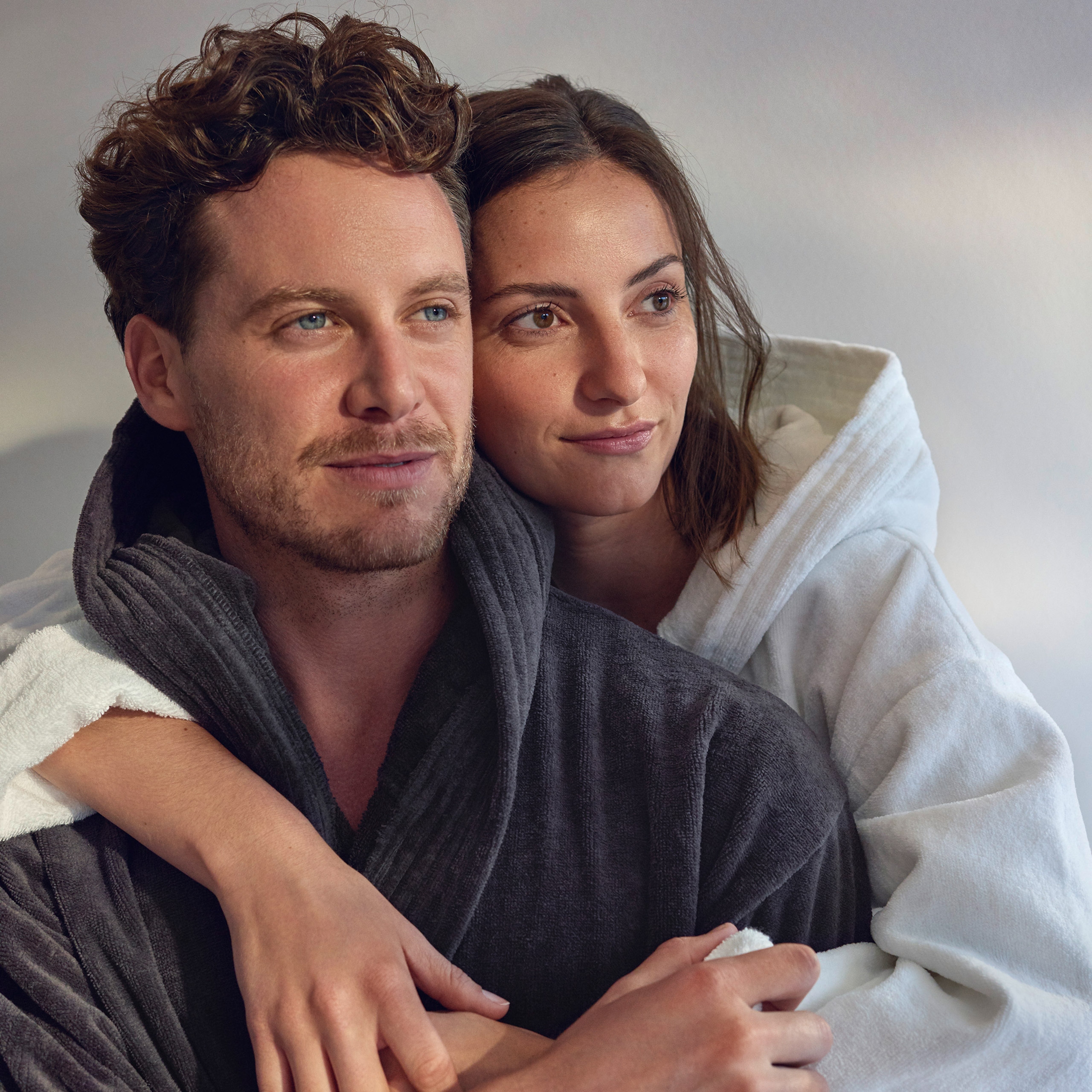 Bademantel mit Kapuze für Damen und Herren anthrazit