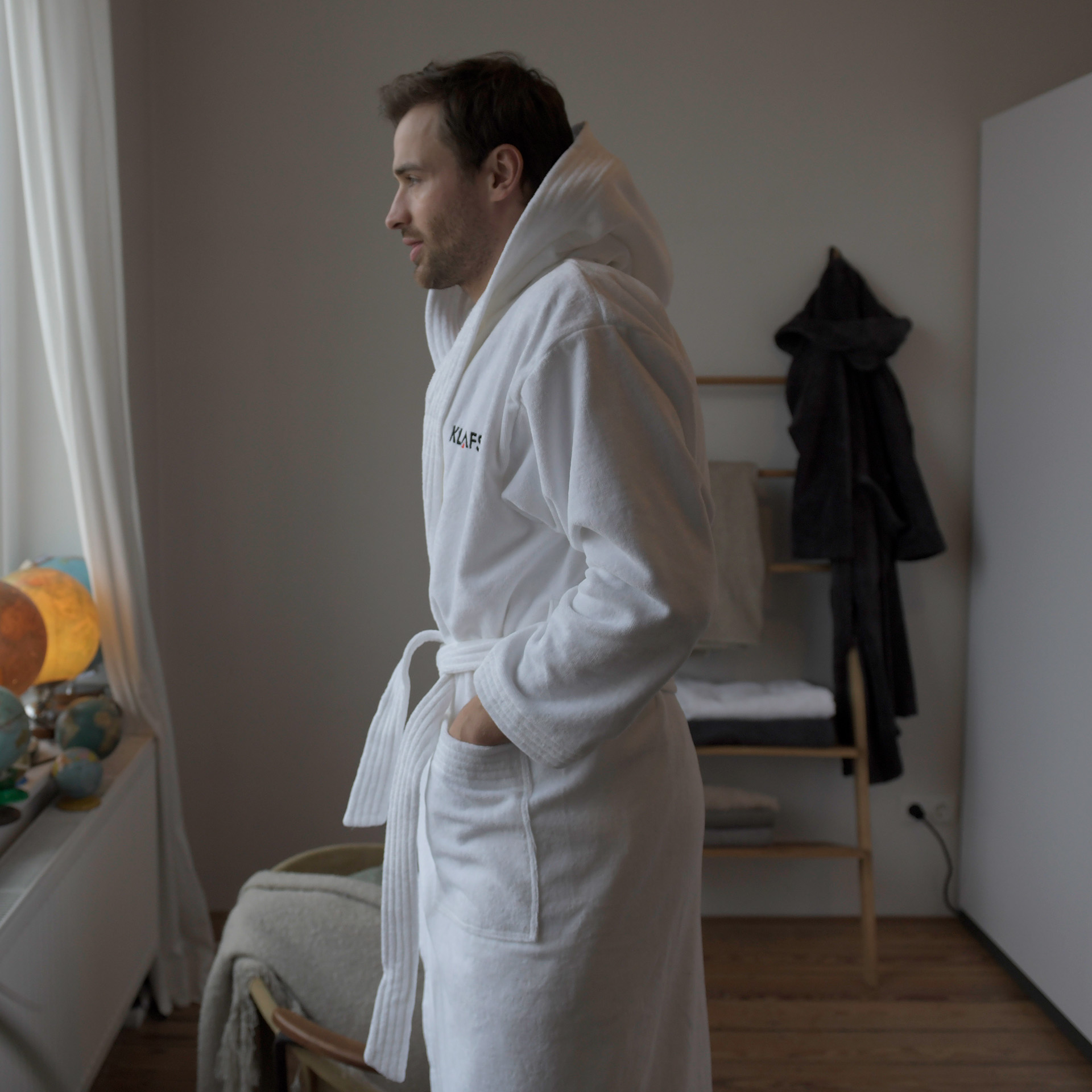 Bademantel mit Kapuze für Damen und Herren (weiss) L